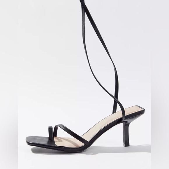 Urban Outfitters Black Strappy Heeled Sandals (NEW) - Picture 2 of 5